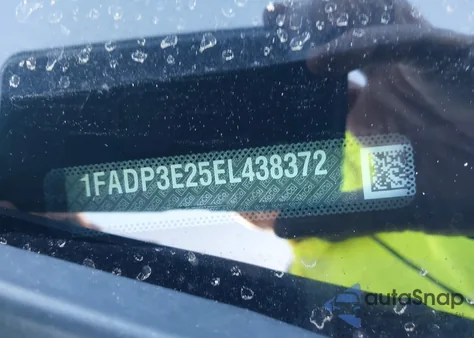 2014 Ford Focus S z USA, uszkodzony, nr VIN 1FADP3E25EL438372